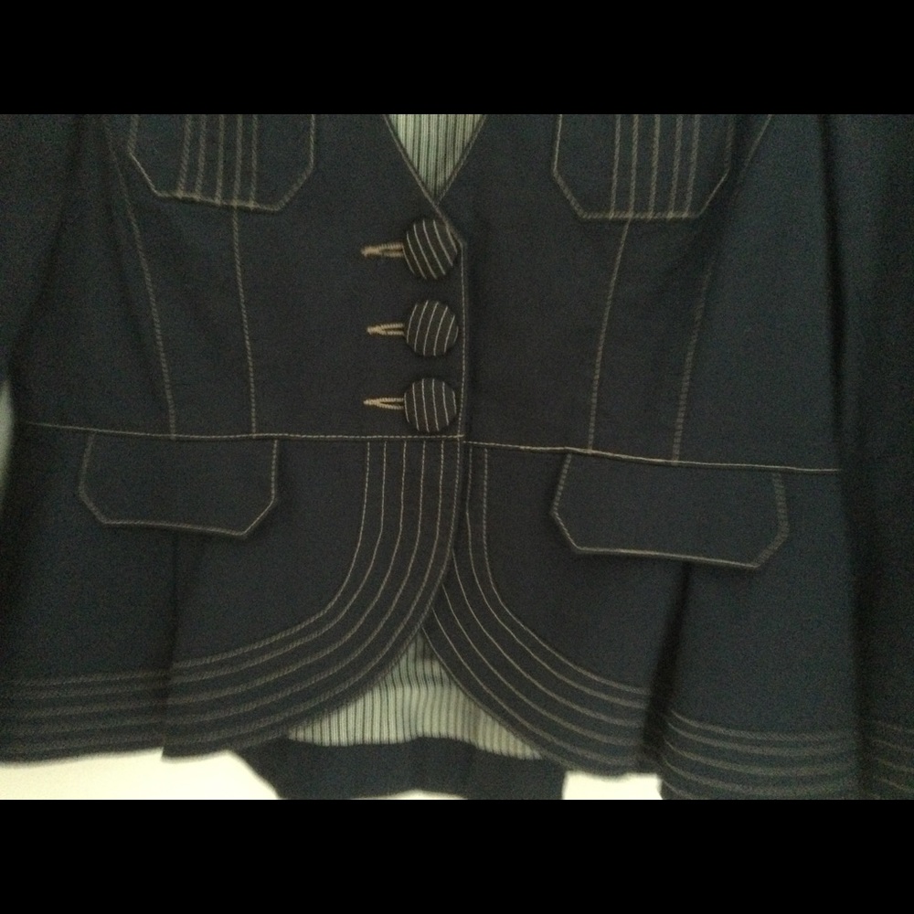 Jacket. In very good conditions. - Picture 3 of 10